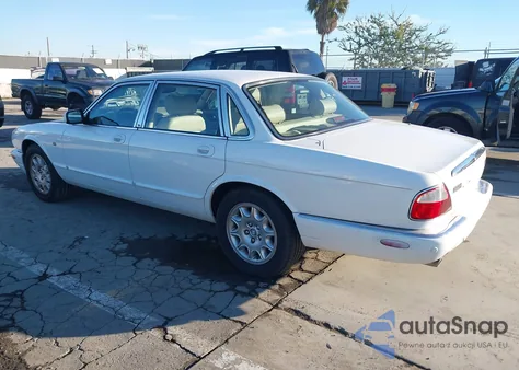 2001 Jaguar Xj8 z USA, uszkodzony, nr VIN SAJDA14C91LF28245
